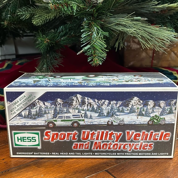 NEW (VTG) 2004 40th Anniversary! HESS Trucks Sport Utility Vehicle & Motorcycles - Picture 2 of 5